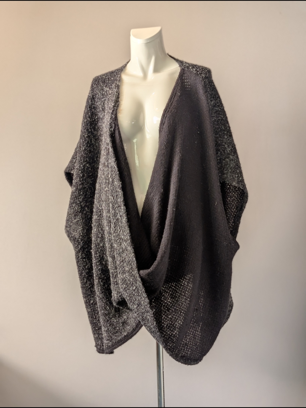 Cozy Black & Charcoal Open-Front Women's Oversized Infinity Sweater Size Large